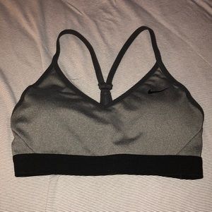 NIKE light support sports bra